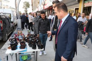 Vali, esnafı ziyaret etti