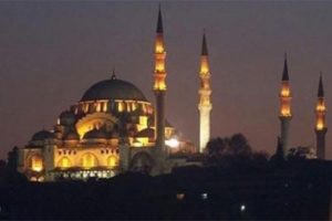 İstanbul'da tüm camilerde sela okundu