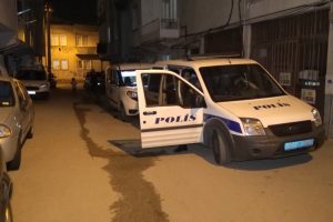 Bursa'da kendisini döven babasını bıçakladı