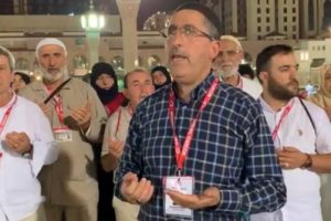 Bursalı Umre kafilesinden Barış Pınarı için dua
