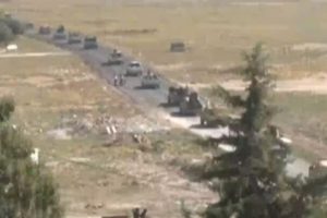 Akçakale ilçesinin Suriye sınırında askeri hareketlilik sürüyor