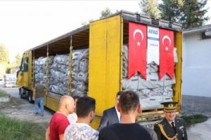 Türkiye'den Arnavutluk'taki depremzedelere yardım