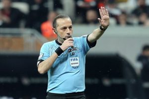 UEFA'dan Cüneyt Çakır'a görev