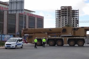 Kilis'ten Münbiç bölgesine zırhlı muharebe aracı sevkıyatı