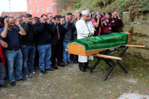 Göçükte ölen madenci toprağa verildi