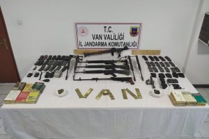 Van'da 8 terörist etkisiz hale getirildi