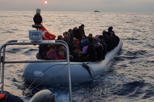 Körfezde 40'ı çocuk 81 göçmen yakalandı