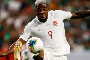 Cyle Larin Belçika'yı sallıyor!