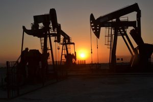 Petrol OPEC raporunun açıklanması ardından yüzde 1.0 arttı
