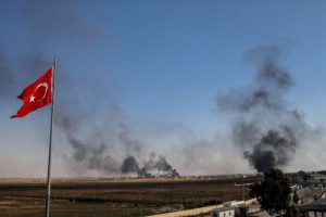 Tel Abyad'daki terör hedefleri obüs atışlarıyla vuruluyor