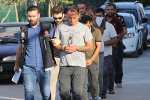 12 uyuşturucu satıcısı tutuklandı