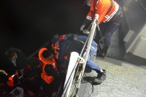 Edirne açıklarında 33 düzensiz göçmen yakalandı
