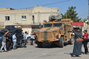 Akçakale'den teröristlere ''Ölürüm Türkiyem'' mesajı