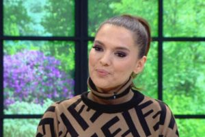 Demet Akalın'dan Mehmetçik Vakfı'na destek