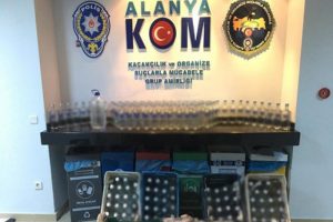 Alanya'da 225 şişe sahte içki ele geçirildi