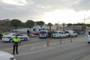 Kamyonun çarptığı yaşlı adam hayatını kaybetti