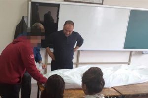 Sınıfta kefenli görüntülere soruşturma başlatıldı