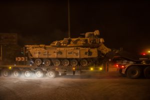 Sınıra çok sayıda tank ve komando sevk edildi