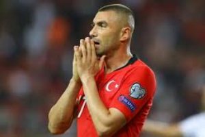 Burak Yılmaz: ''Hiçbir şey şehitlerimizin acısını dindiremez''