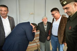 Bursa'da 83 yaşındaki Nuri dedeye ziyaret