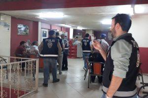 İnternet kafe, iddia bayii ve oyun salonlarına polis denetimi