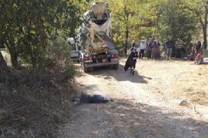 Beton mikserinin altında kalan kadın öldü