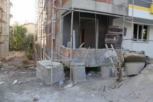 İnşaatın 4'üncü katından düşen işçi yaralandı