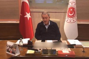 Bakan Akar Nusaybin'de yaralanan gazetecileri aradı