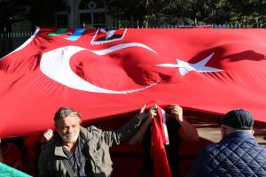 Macaristan'daki Türkler'den YPG/PKK yandaşlarına tepki