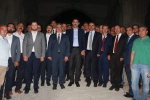 Bakan Kurum, Samsat afet konutlarını inceledi