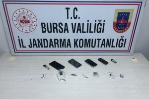 Bursa'da 17 yaşındaki gencin üzerinde uyuşturucu çıktı