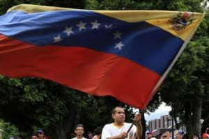 Venezuela, Guatemala Devlet Başkanı'nın ülkeye girişini engelledi