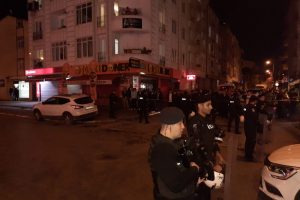 Esenyurt'ta cezaevi firarisi polisle çatıştı: 2 yaralı