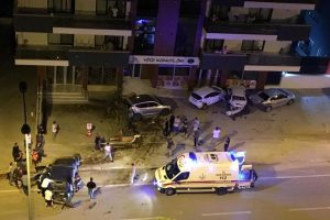 Alkollü sürücü ortalığı savaş alanına çevirdi