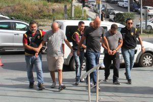 ATM'ye kart kopyalama düzeneği kuran 3 şüpheli yakalandı