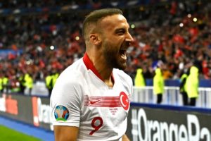 Cenk Tosun: Asker selamı çakmadan dönmeyelim!