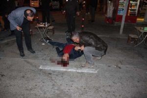 Kız arkadaşıyla zorla ilişkiye girip parasını aldığını öğrenince dehşet saçtı!
