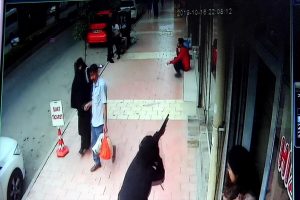 Elazığ'da pompalı saldırı anı kamerada