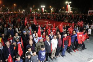 Yüzlerce kişi Barış Pınarı Harekatı'na destek için yürüdü
