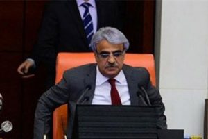 TBMM Başkanvekili Mithat Sancar hastaneyle kaldırıldı