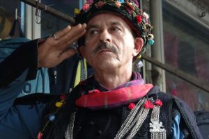 Aydınlı efeden Mehmetçiğe asker selamı