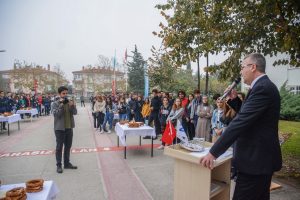 Bursa Karacabey Belediye Başkanı Özkan, üniversite öğrencileriyle buluştu