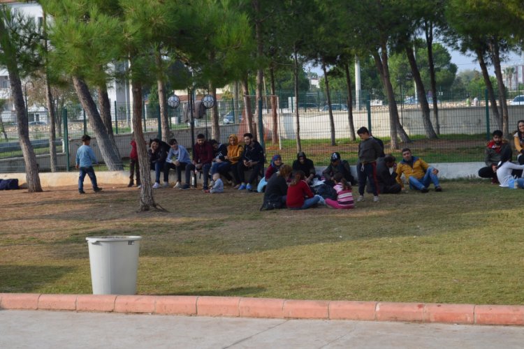 Göçmenler yol uygulamasında kaçamadı