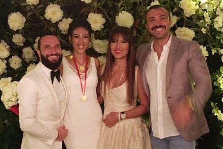 Demet Akalın ile Özlem Ada Şahin birbirine girdi!