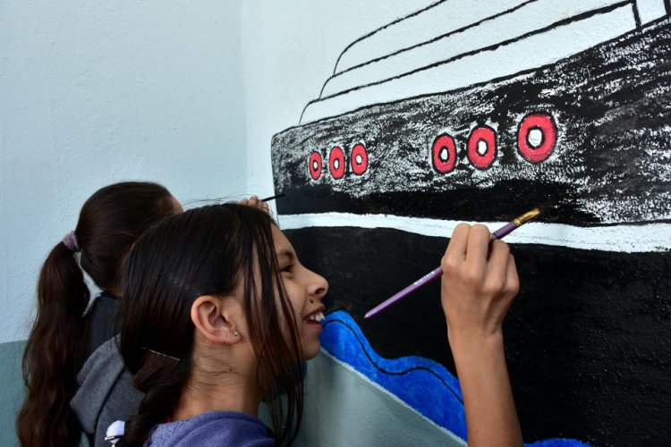 Dezavantajlı öğrencilerini sanatla buluşturdu