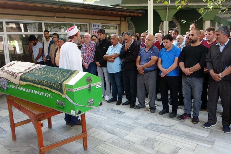 Kazada hayatını kaybeden üniversiteli Fatma Gül, Bursa'da toprağa verildi