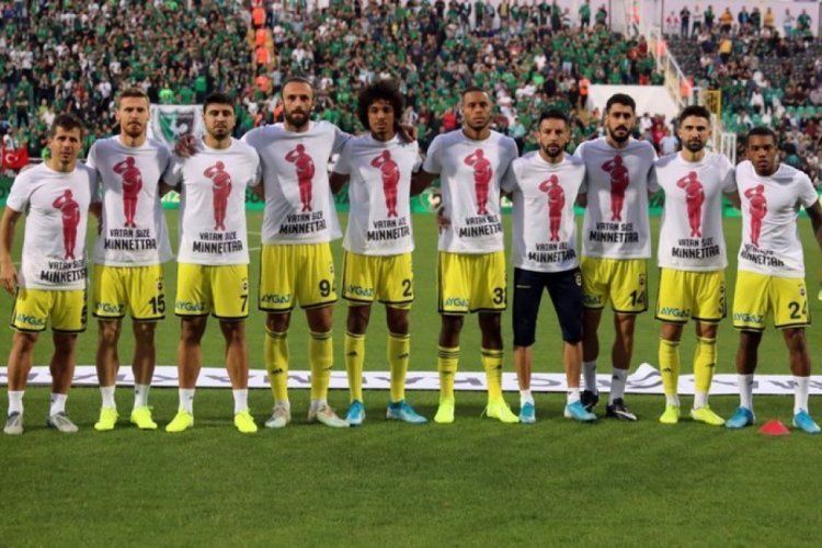 Fenerbahçeli futbolculardan Mehmetçik'e destek