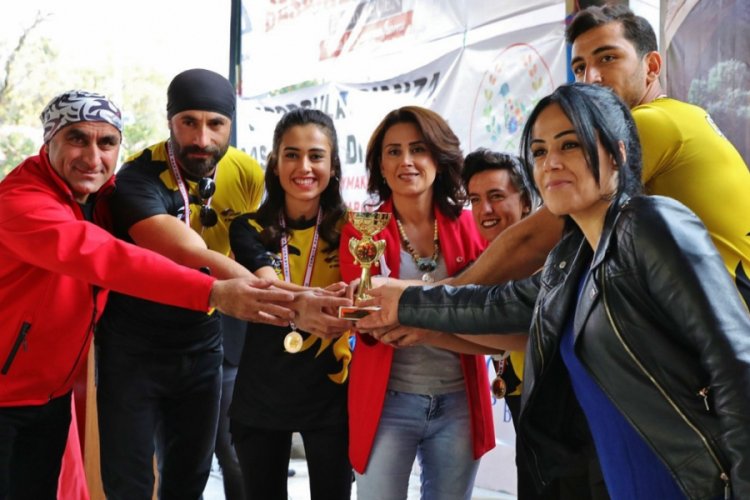Hakkari rafting takımı kupa ile döndü