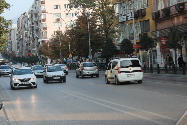 Bursa Altıparmak'ta bitmeyen yol çilesi! (ÖZEL HABER)