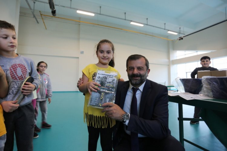 Bursa Gürsu Belediye Başkanı Işık minik tenisçileri sevindirdi